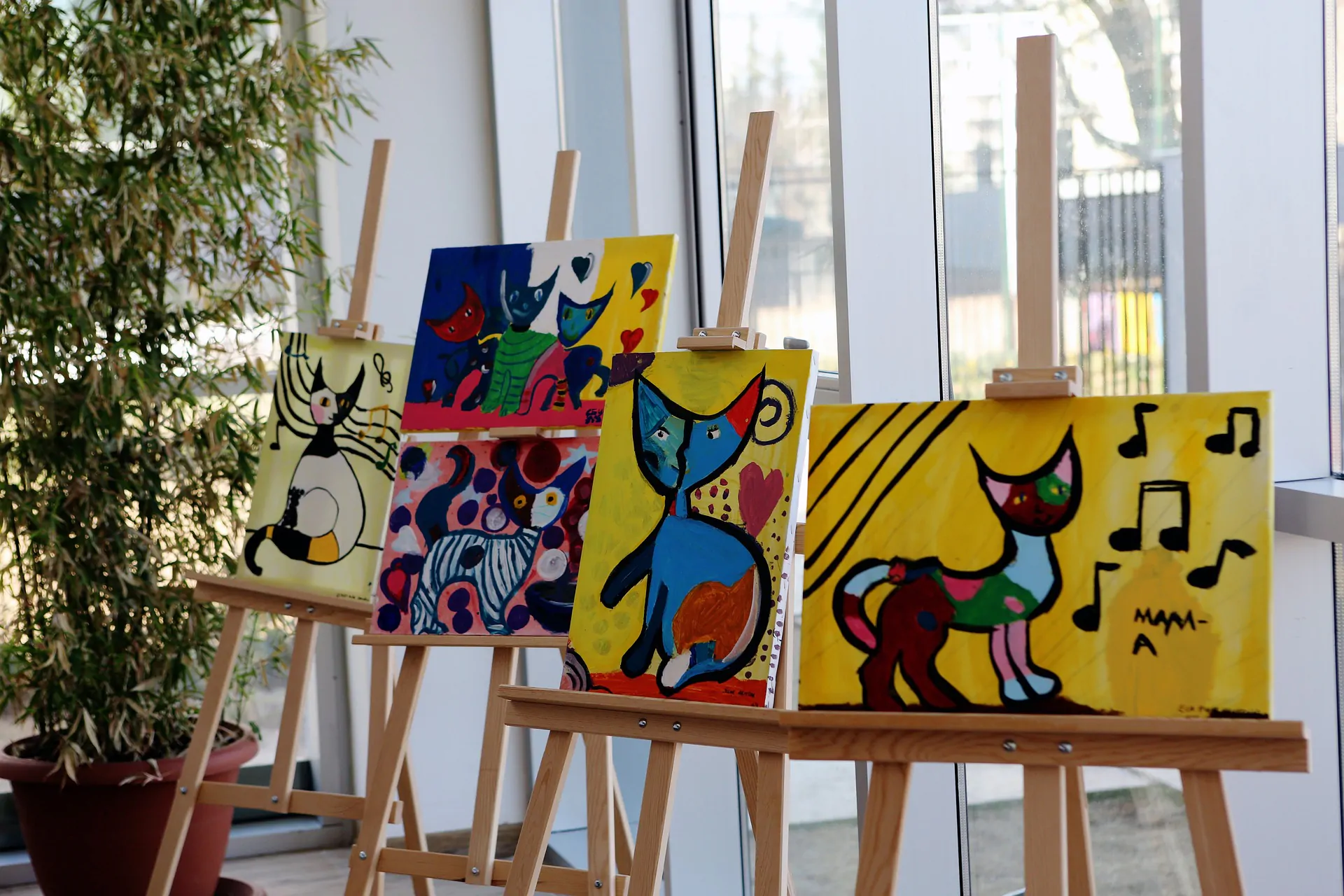 Сегодня в Минске открывается выставочный проект «Джаз! Коты! Весна!»